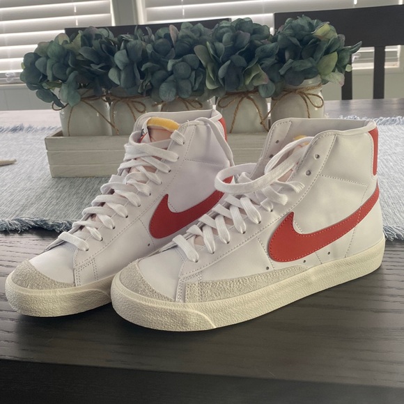 Nike Blazers. Size 8.5 Womens - Picture 1 of 5